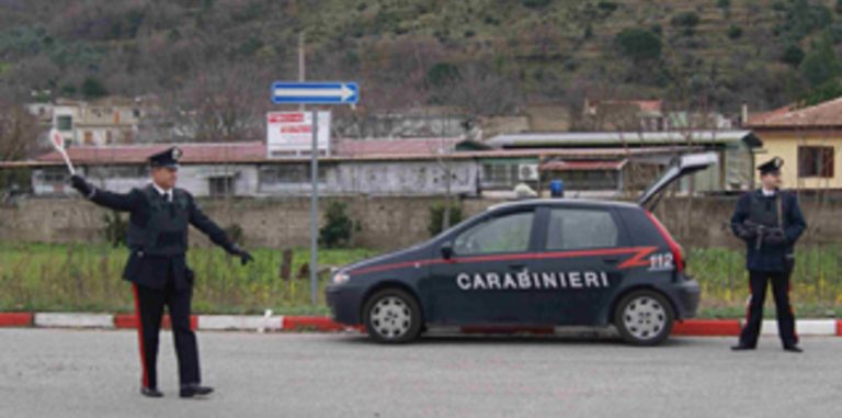 Lauria, due persone denunciate dai Carabinieri per furto