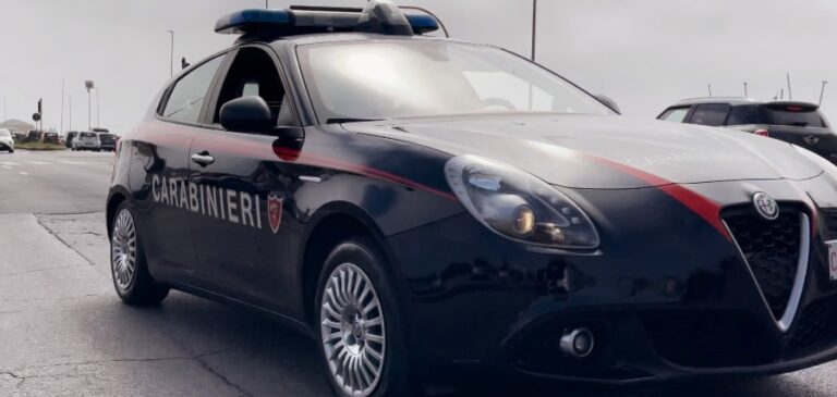 Le pattuglie dei Carabinieri impegnate sul litorale di Roma