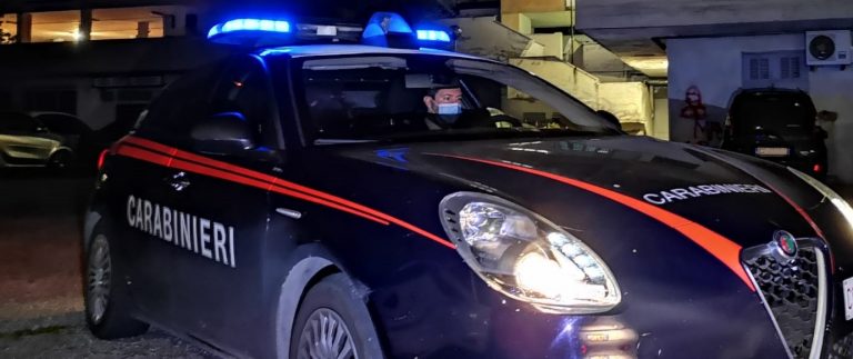 NRM - I Carabinieri durante un controllo