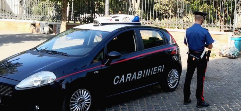 PIAZZA DANTE - I Carabinieri in piazza Vittorio Emanuele II