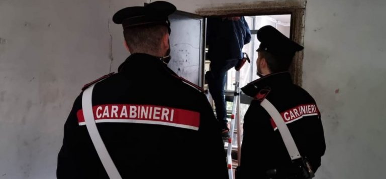 FRASCATI - Carabinieri a Tor Bella Monaca (2)