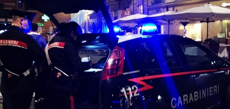 GRUPPO RM - Controlli dei Carabinieri durante la movida (3)