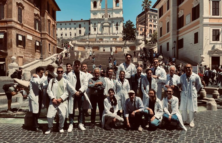 Maestri e allievi sarti in piazza di Spagna