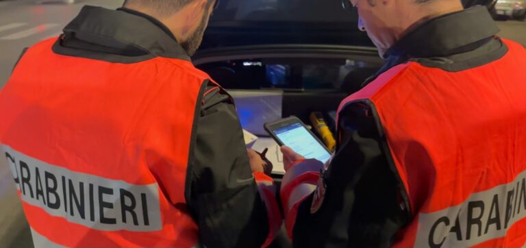 TRASTEVERE - I Carabinieri durante i controlli (1)