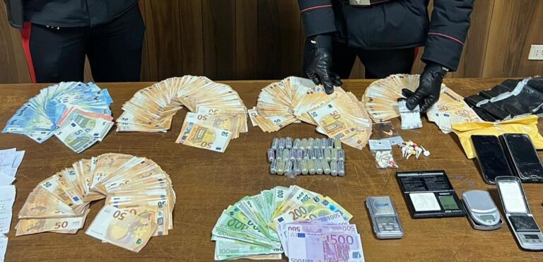 TRASTEVERE - Soldi e droga sequestrati dai Carabinieri - REPERTORIO (1)