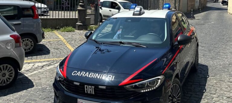 VELLETRI - Una pattuglia dei Carabinieri